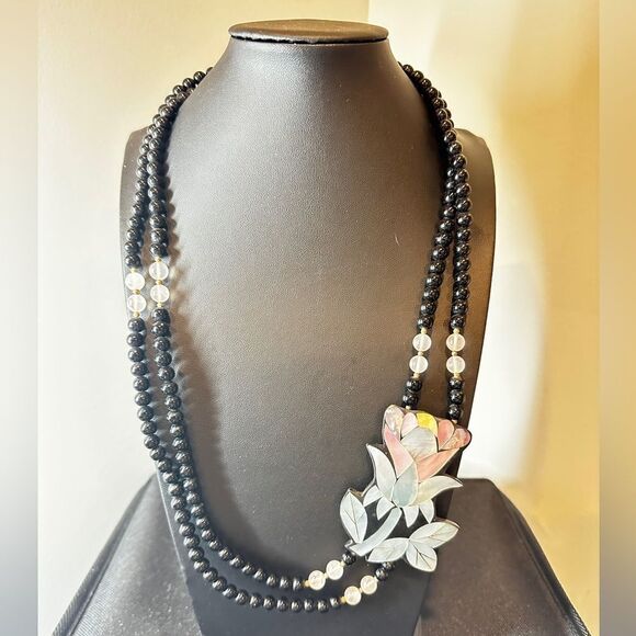 Vintage Signed Lee Sands Mother of Pearl Inlay, Rose Quartz, Lucite necklace! - Picture 3 of 15